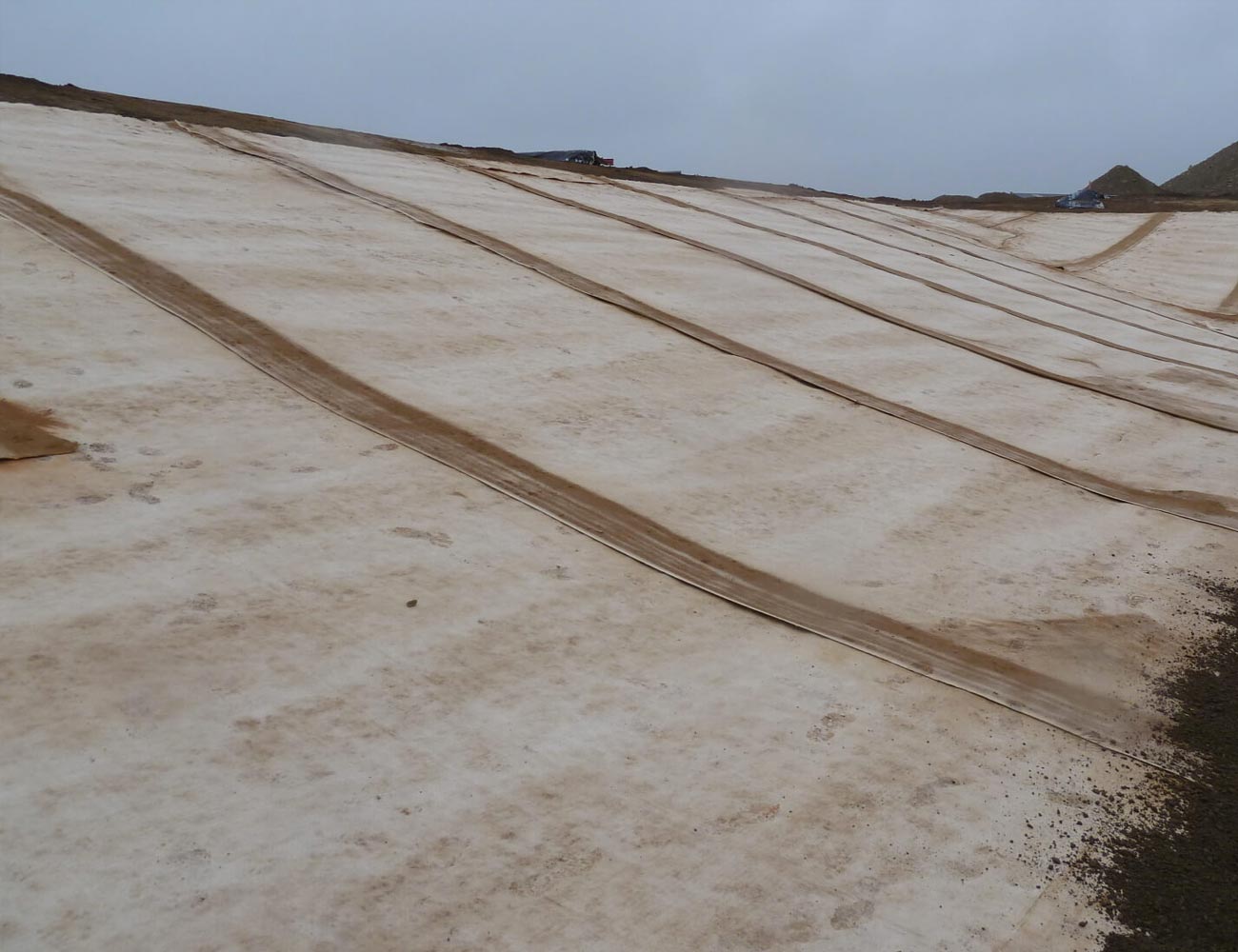 Geosynthetic Clay Liners (GCL / BentoFix)